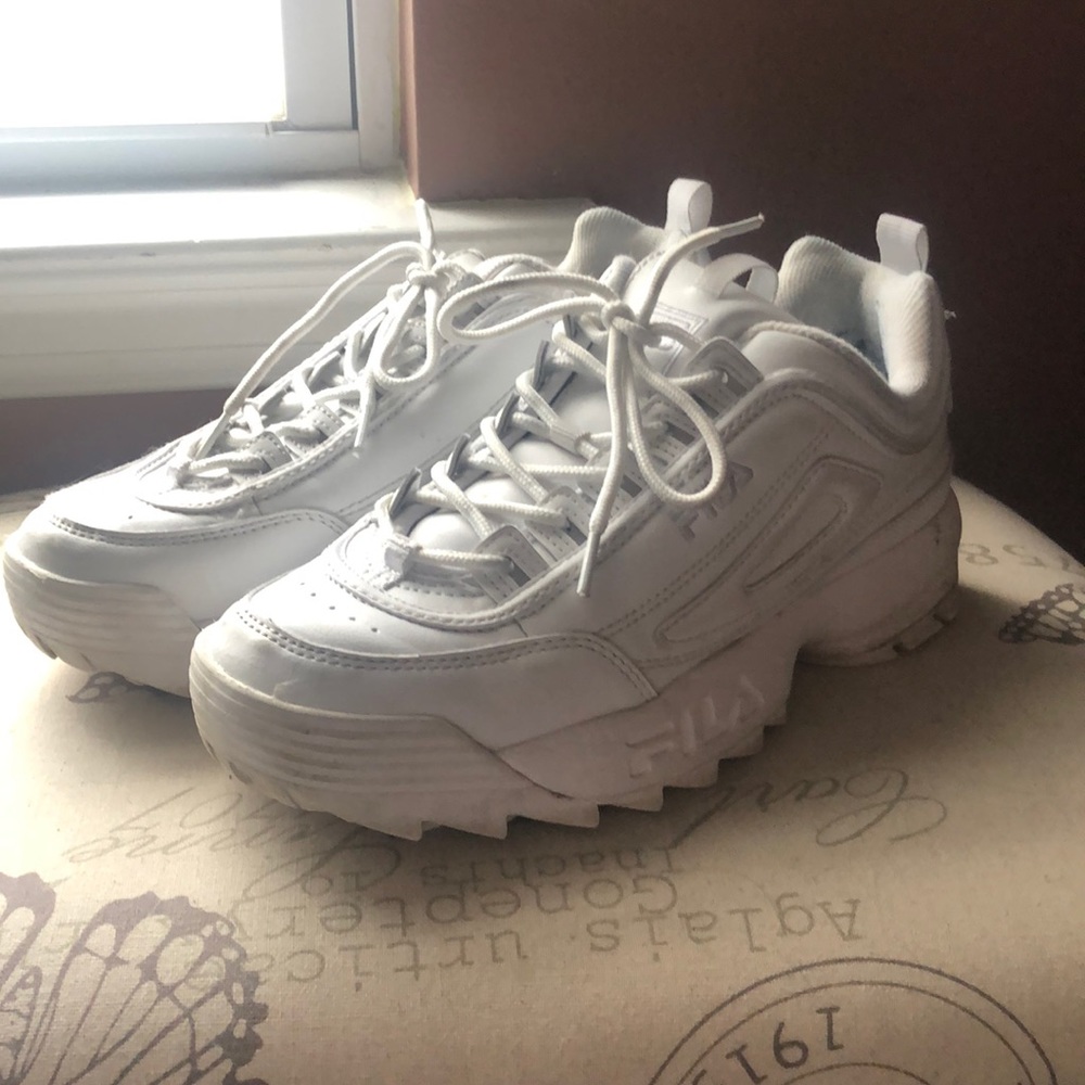 White filas sneakers *big kids 6 & is women 8*